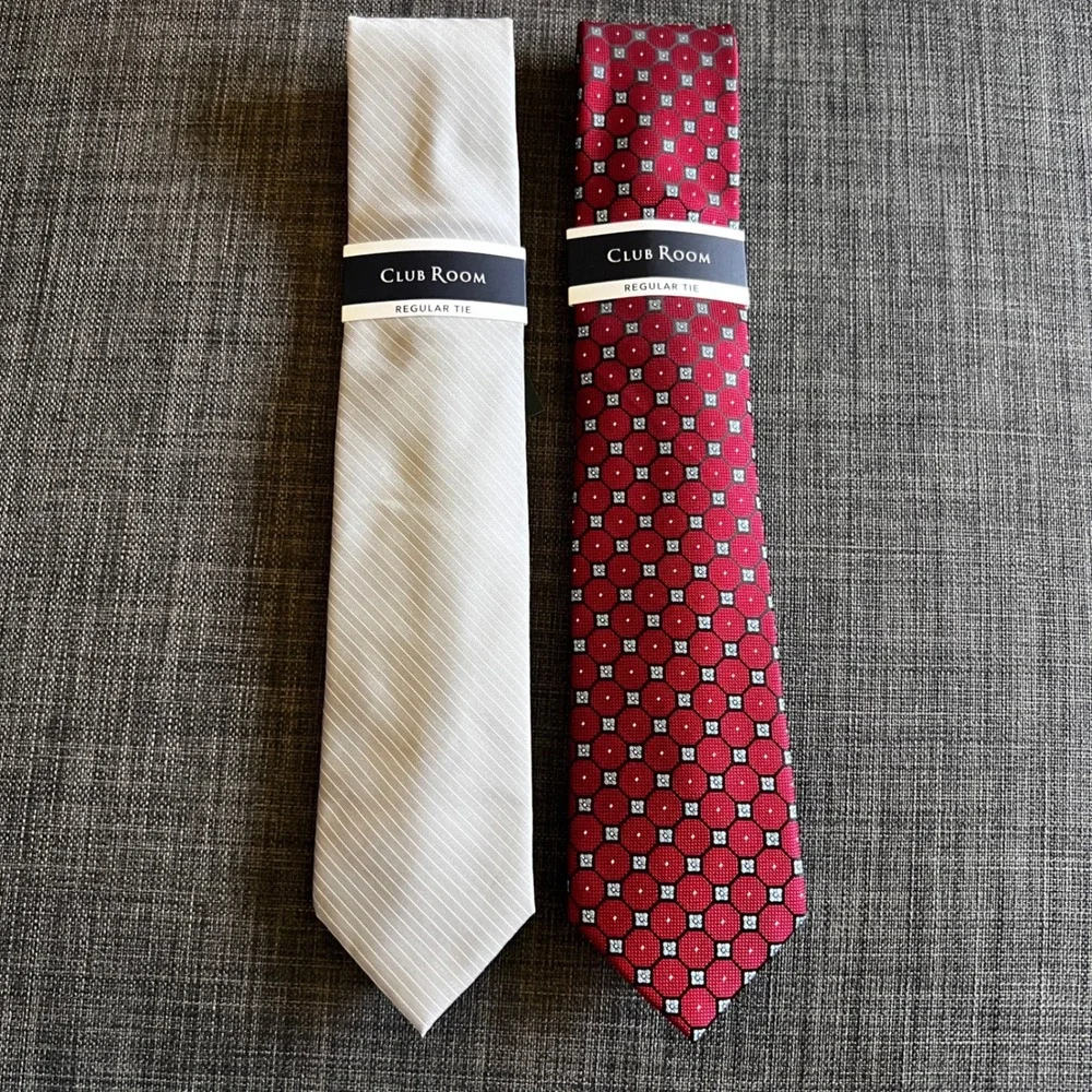 Club Room Regular Neck Tie Set 2 Red‎ Gray Geometric Striped Silk Blend NWT 0325